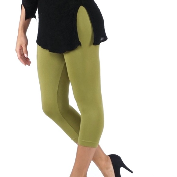 Yelete Pants - NWT Yelete Olive Green Lightweight Capri Leggings One Size